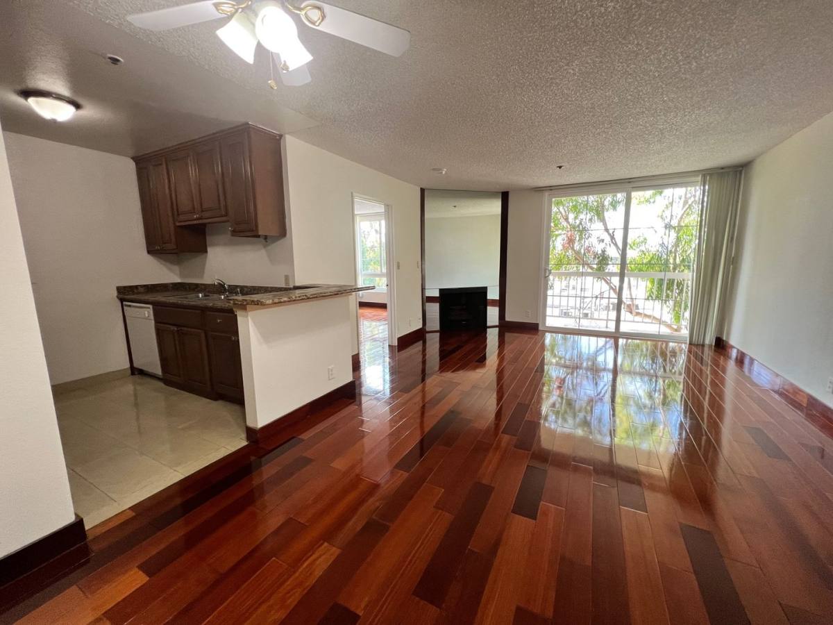 Apartment for rent at 424 Veteran Ave #402, Los Angeles, CA 90024