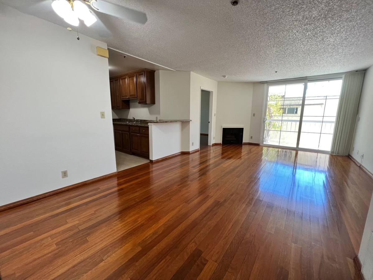Apartment for rent at 424 Veteran Ave #201, Los Angeles, CA 90024