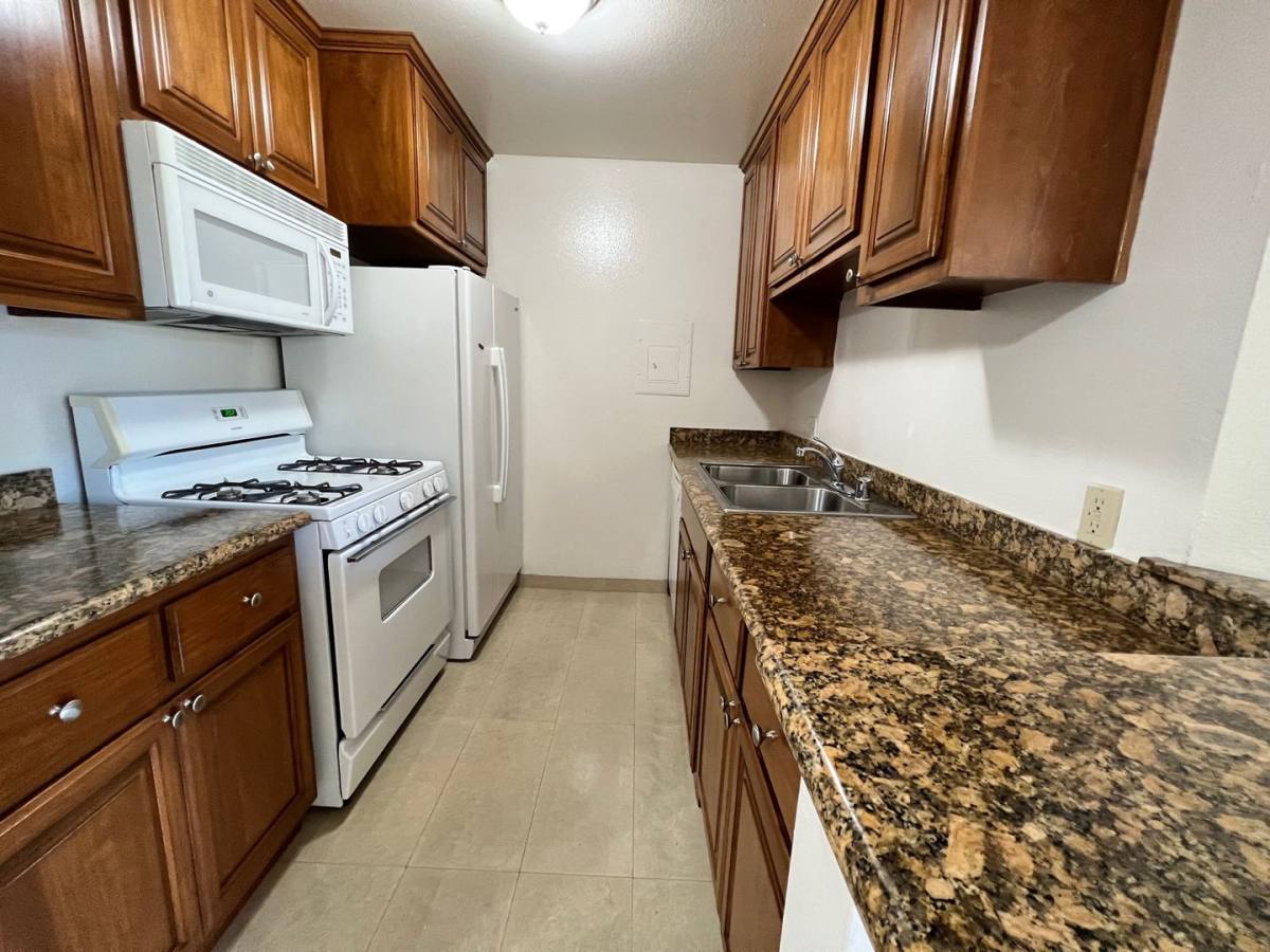 Apartment for rent at 424 Veteran Ave #201, Los Angeles, CA 90024