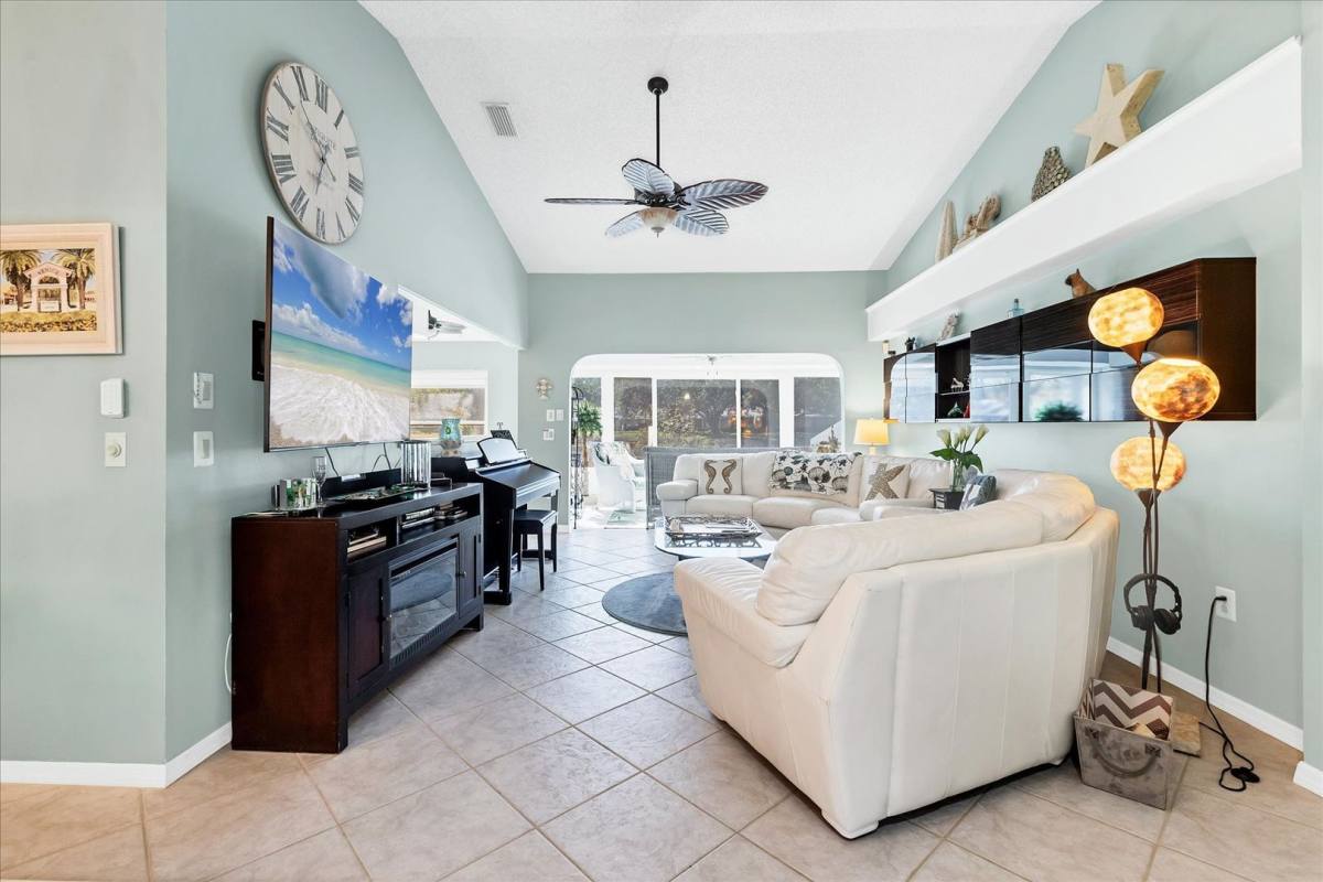 Apartment for rent at 109 Southampton Place N, Venice, FL 34293