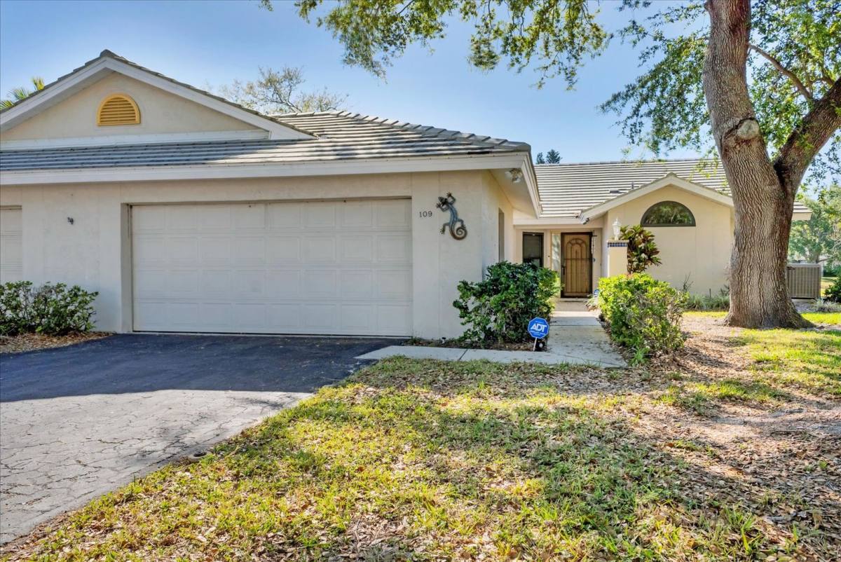 Apartment for rent at 109 Southampton Place N, Venice, FL 34293
