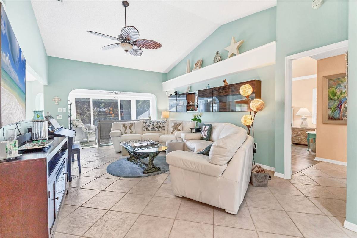 Apartment for rent at 109 Southampton Place N, Venice, FL 34293