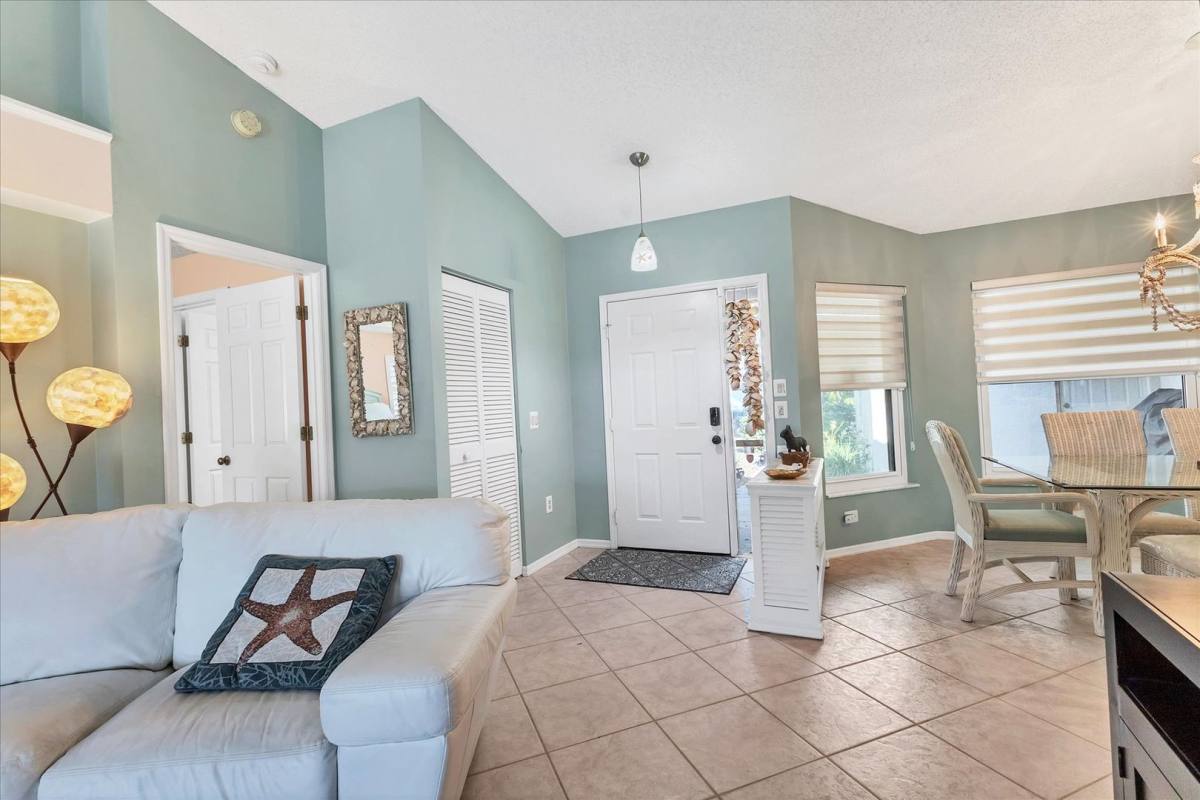 Apartment for rent at 109 Southampton Place N, Venice, FL 34293