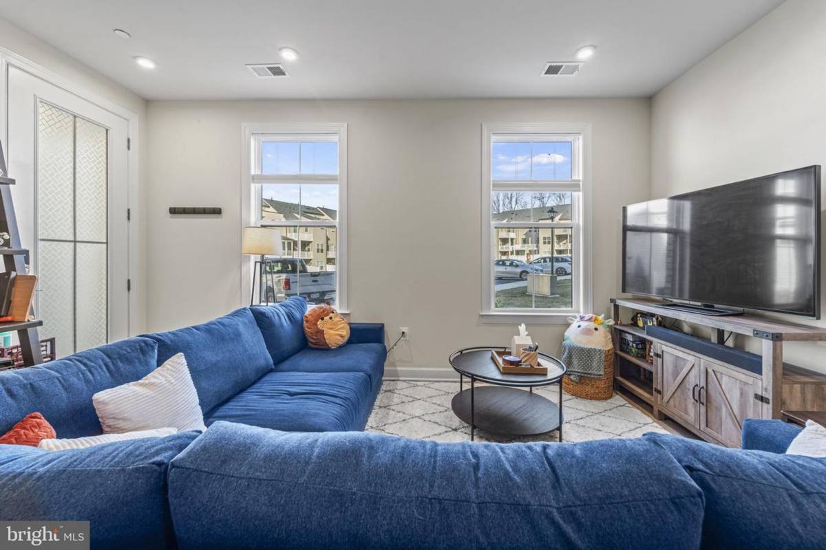 Condo for rent at 12384 Azure Lane, Fairfax, VA 22033