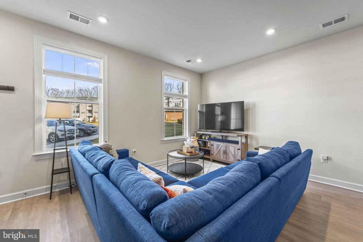 Condo for rent at 12384 Azure Lane, Fairfax, VA 22033
