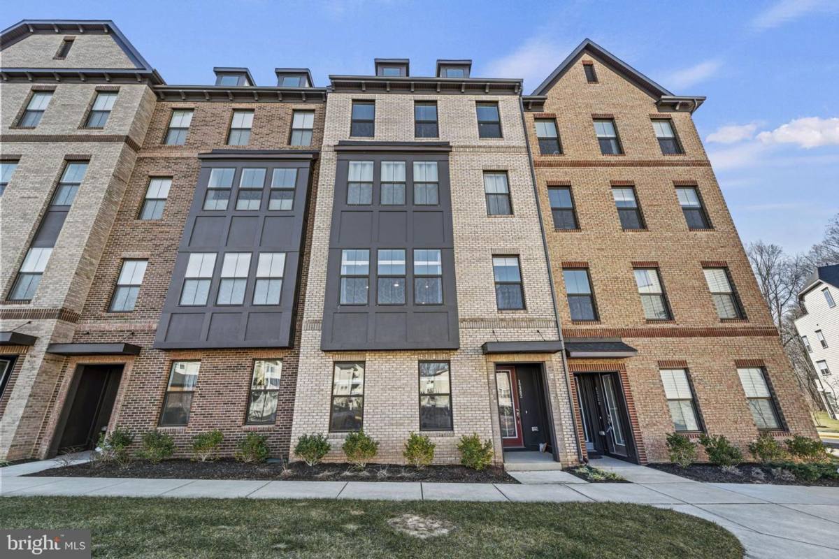 Condo for rent at 12384 Azure Lane, Fairfax, VA 22033