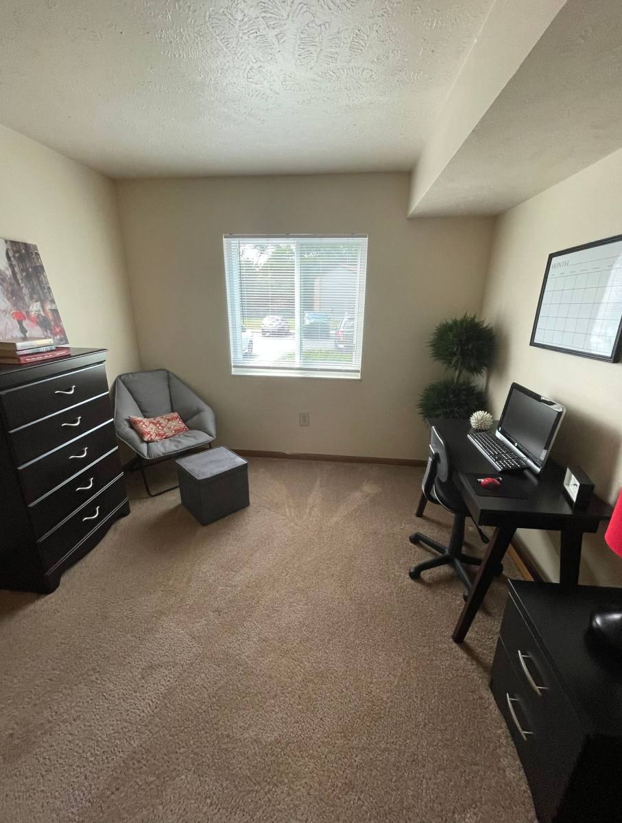 Townhouse for rent at 1710 Vale Park Rd, Valparaiso, IN 46383