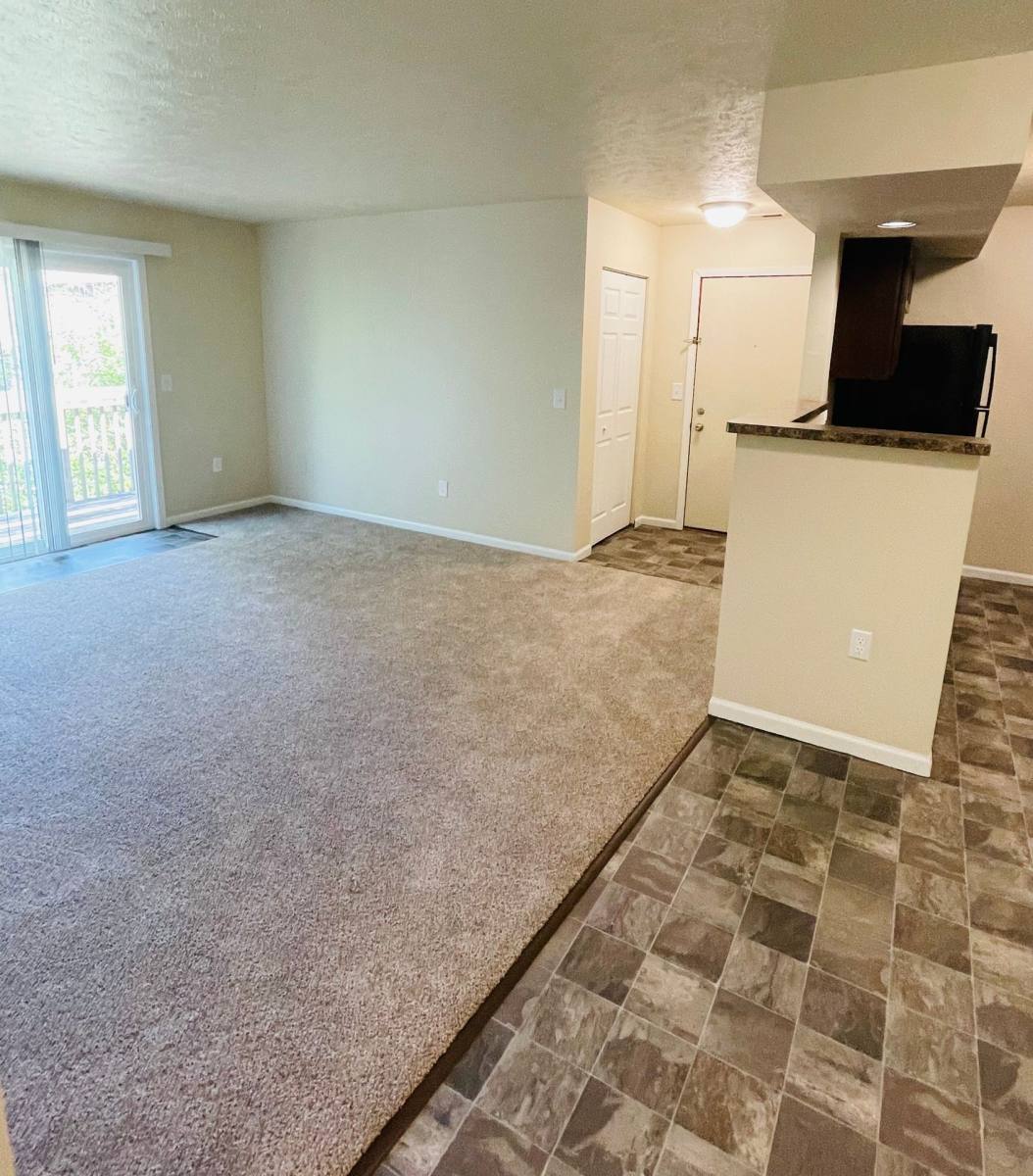 Townhouse for rent at 1710 Vale Park Rd, Valparaiso, IN 46383