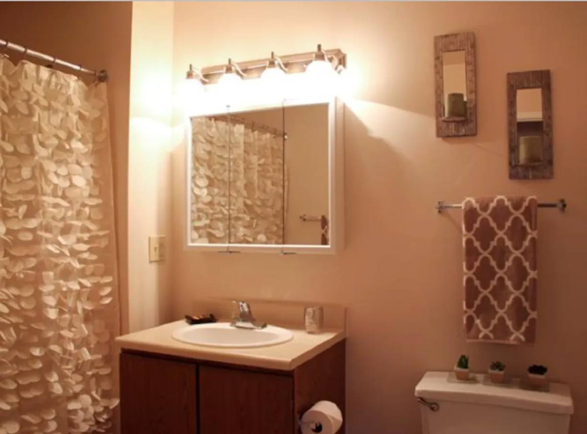 Townhouse for rent at 1710 Vale Park Rd, Valparaiso, IN 46383