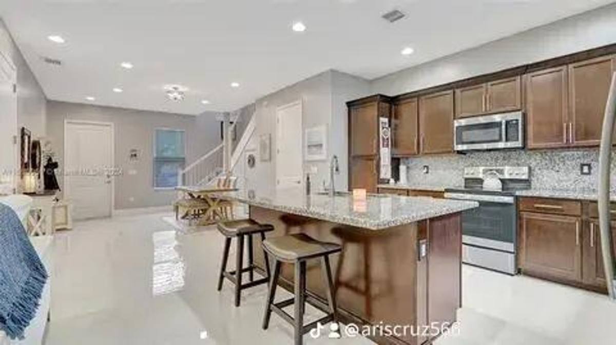 Townhouse for rent at 20908 NW 1st Dr, Hollywood, FL 33029