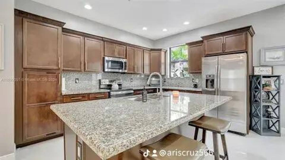 Townhouse for rent at 20908 NW 1st Dr, Hollywood, FL 33029