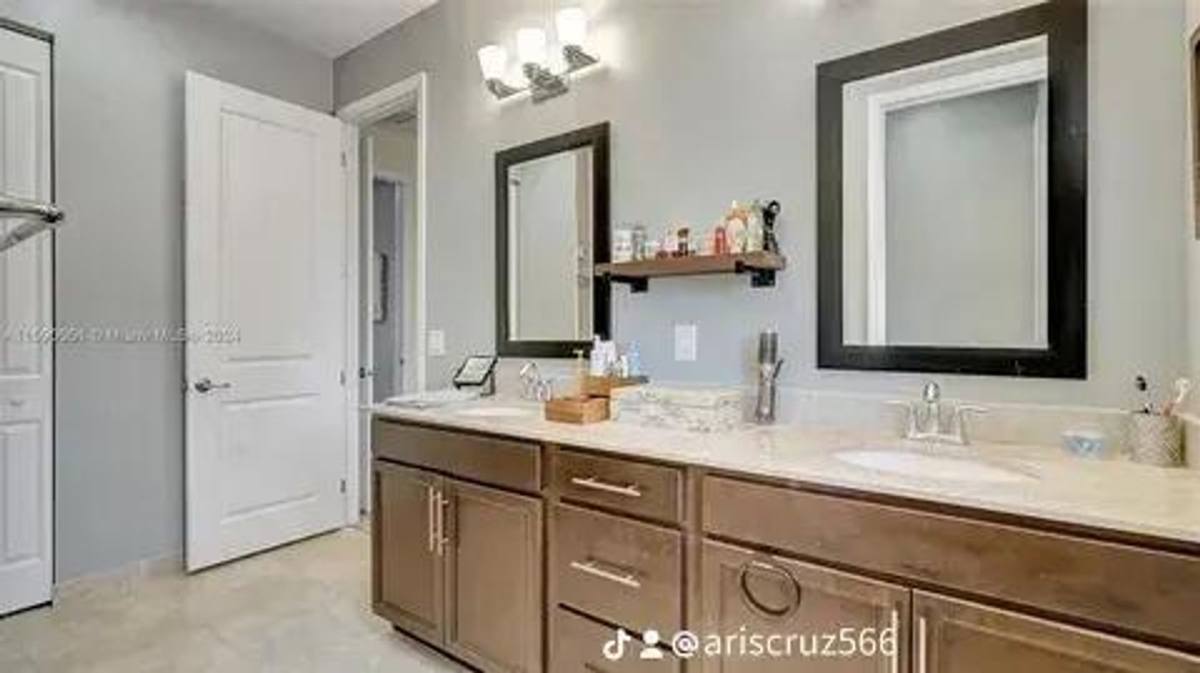 Townhouse for rent at 20908 NW 1st Dr, Hollywood, FL 33029