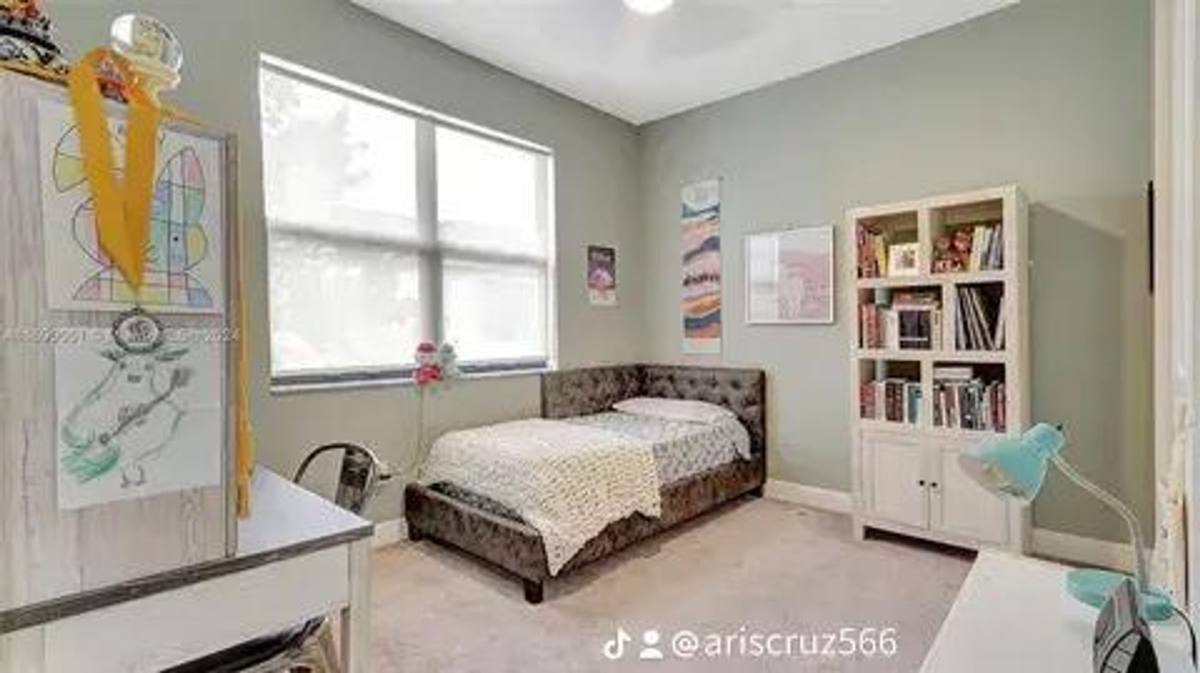 Townhouse for rent at 20908 NW 1st Dr, Hollywood, FL 33029