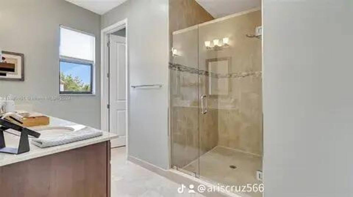 Townhouse for rent at 20908 NW 1st Dr, Hollywood, FL 33029