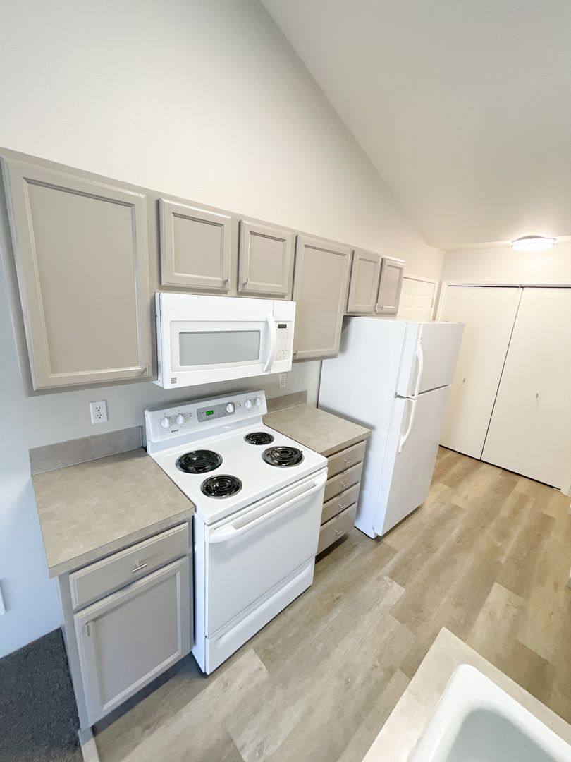 Apartment for rent at 5630-5632-5634-5636 N Hills Dr, Klamath Falls, OR 97603