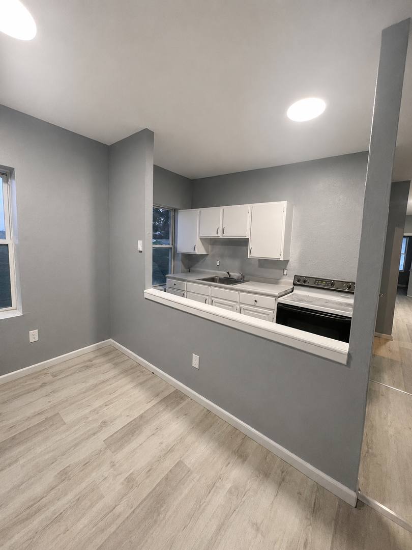 Apartment for rent at 192-194 Ward St, Hartford, CT 06106