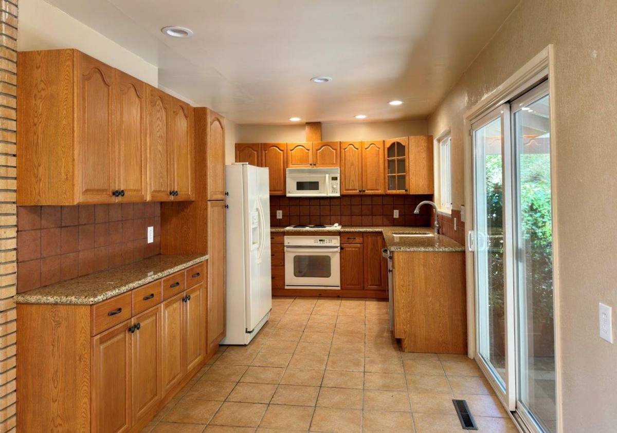 House for rent at 275 Cold Springs Rd, Angwin, CA 94508