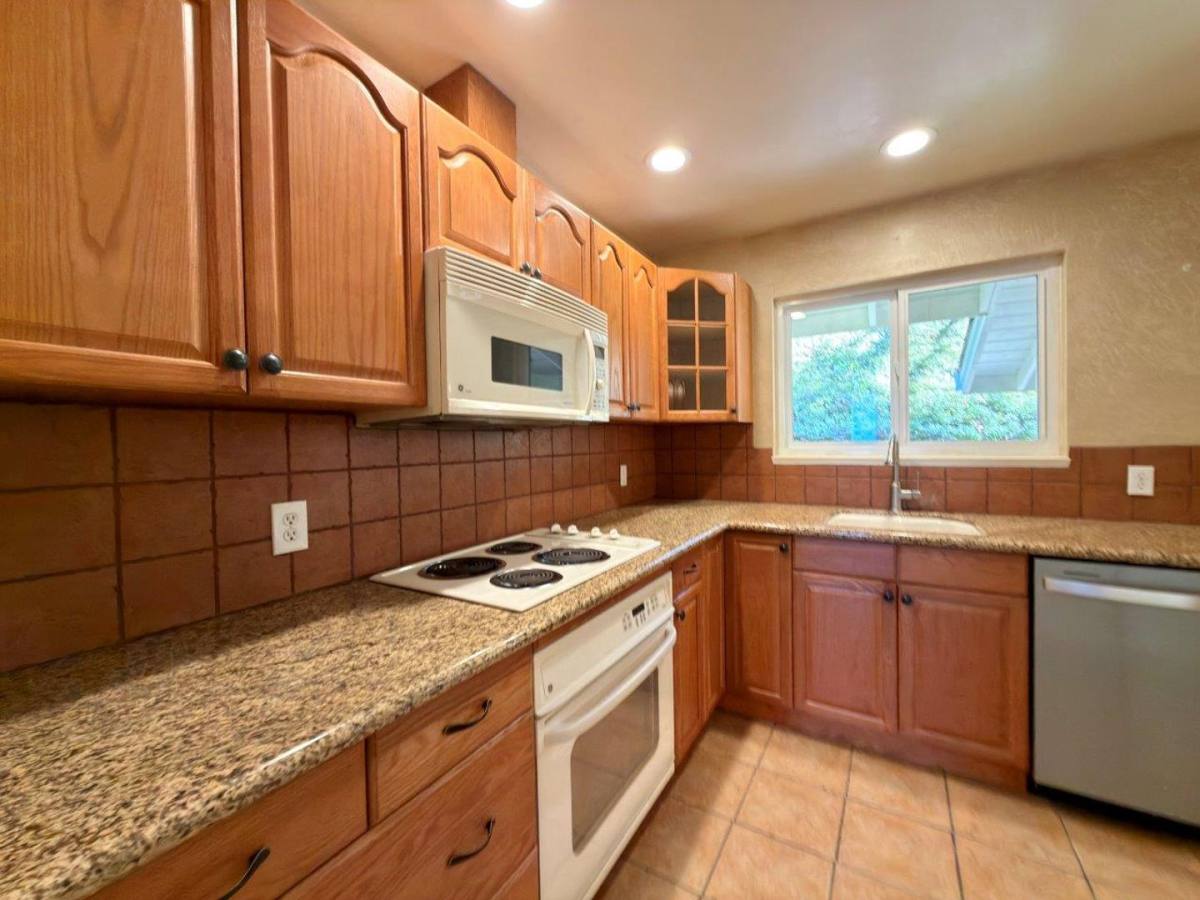 House for rent at 275 Cold Springs Rd, Angwin, CA 94508