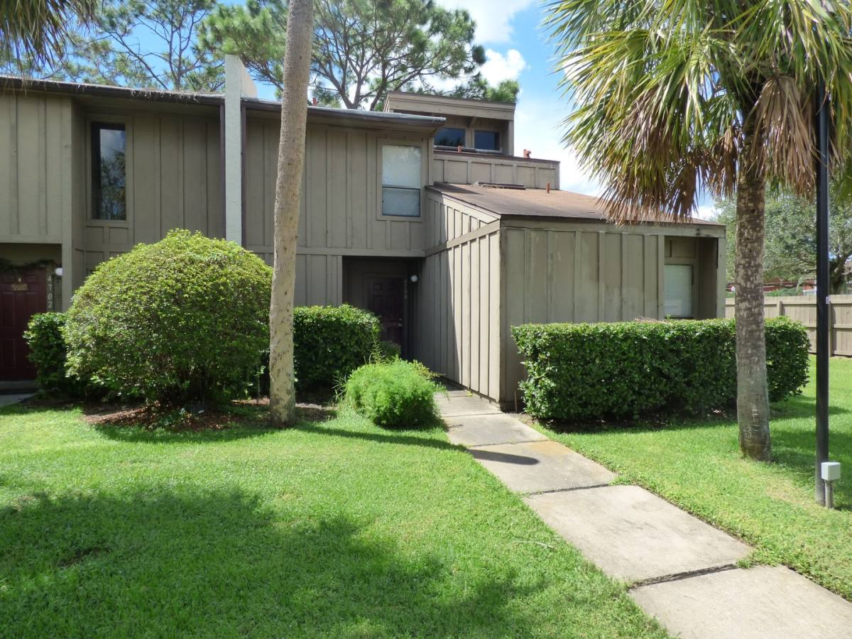 Townhouse for rent at 4700 Jasmine Creek Lane, Orlando, FL 32811
