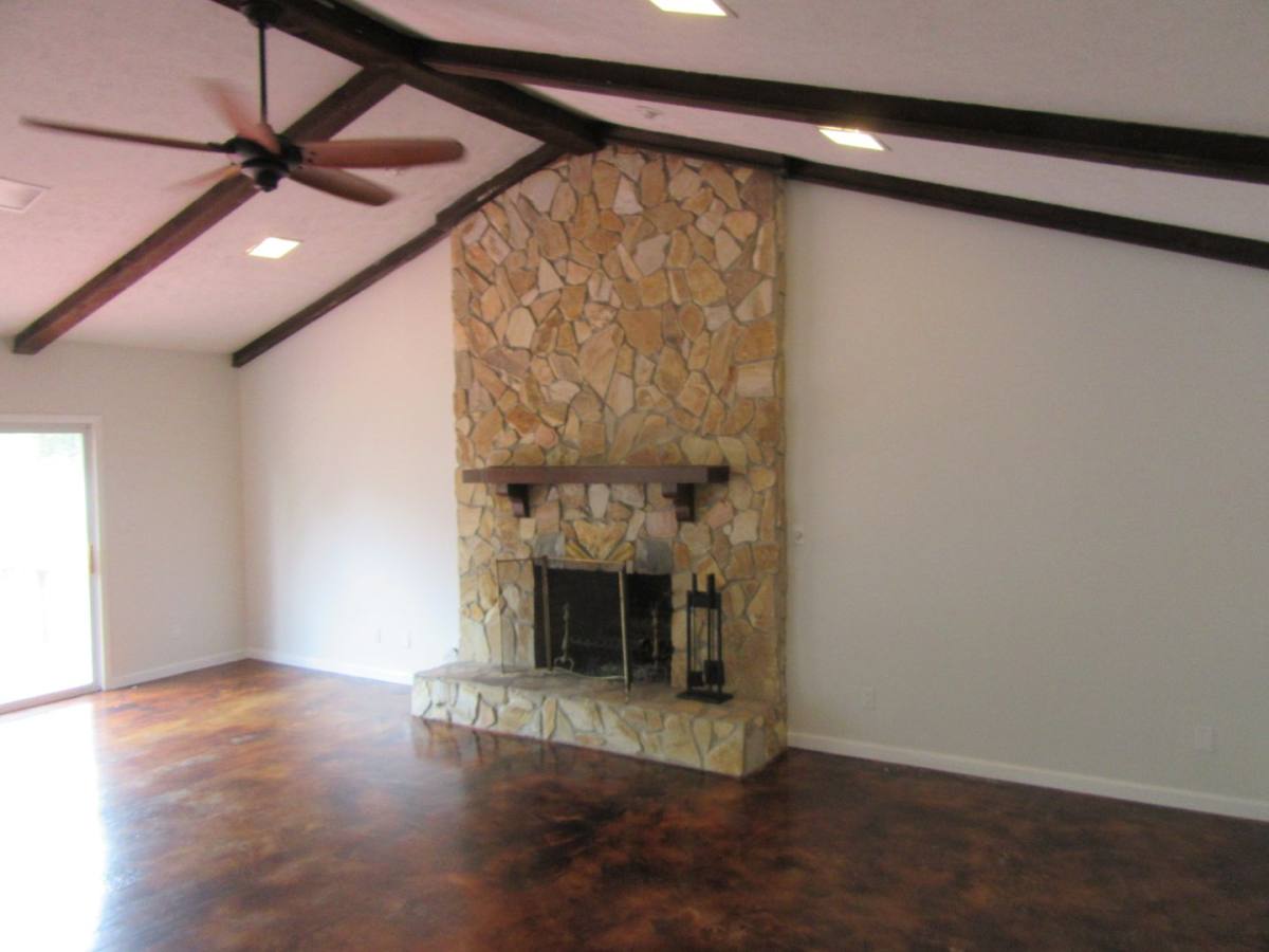 House for rent at 8629 Deerpoint Dr, Youngstown, FL 32466