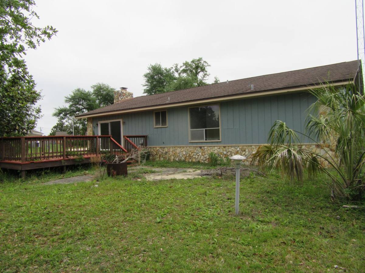 House for rent at 8629 Deerpoint Dr, Youngstown, FL 32466