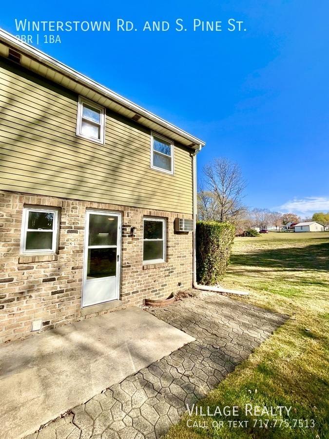 Townhouse for rent at 100 Winterstown Rd #8, Red Lion, PA 17356
