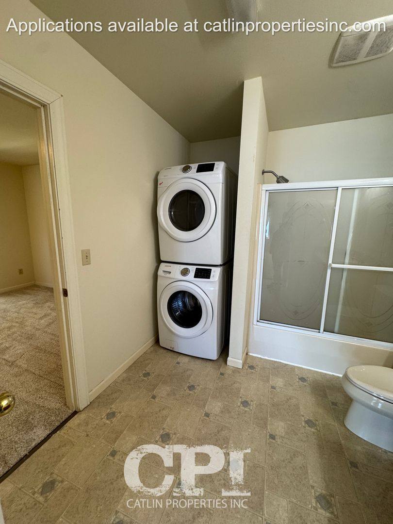 Apartment for rent at 8517 Ocean Beach Highway, Longview, WA 98632