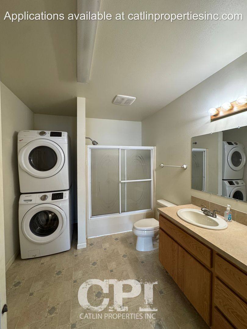 Apartment for rent at 8517 Ocean Beach Highway, Longview, WA 98632
