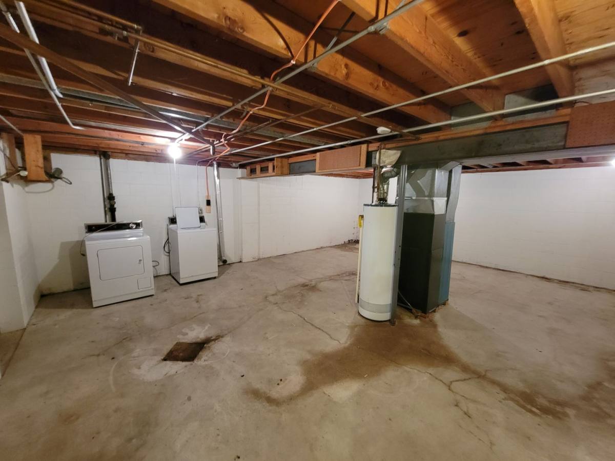 Apartment for rent at 2105 Crescent Dr, Cedar Falls, IA 50613