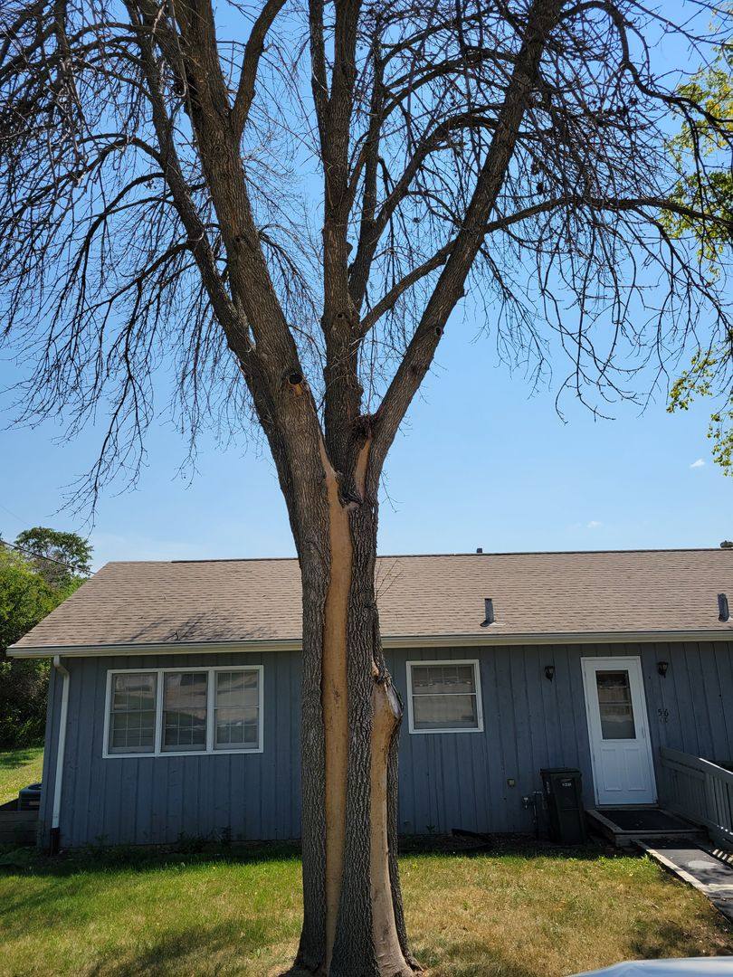 Apartment for rent at 2105 Crescent Dr, Cedar Falls, IA 50613