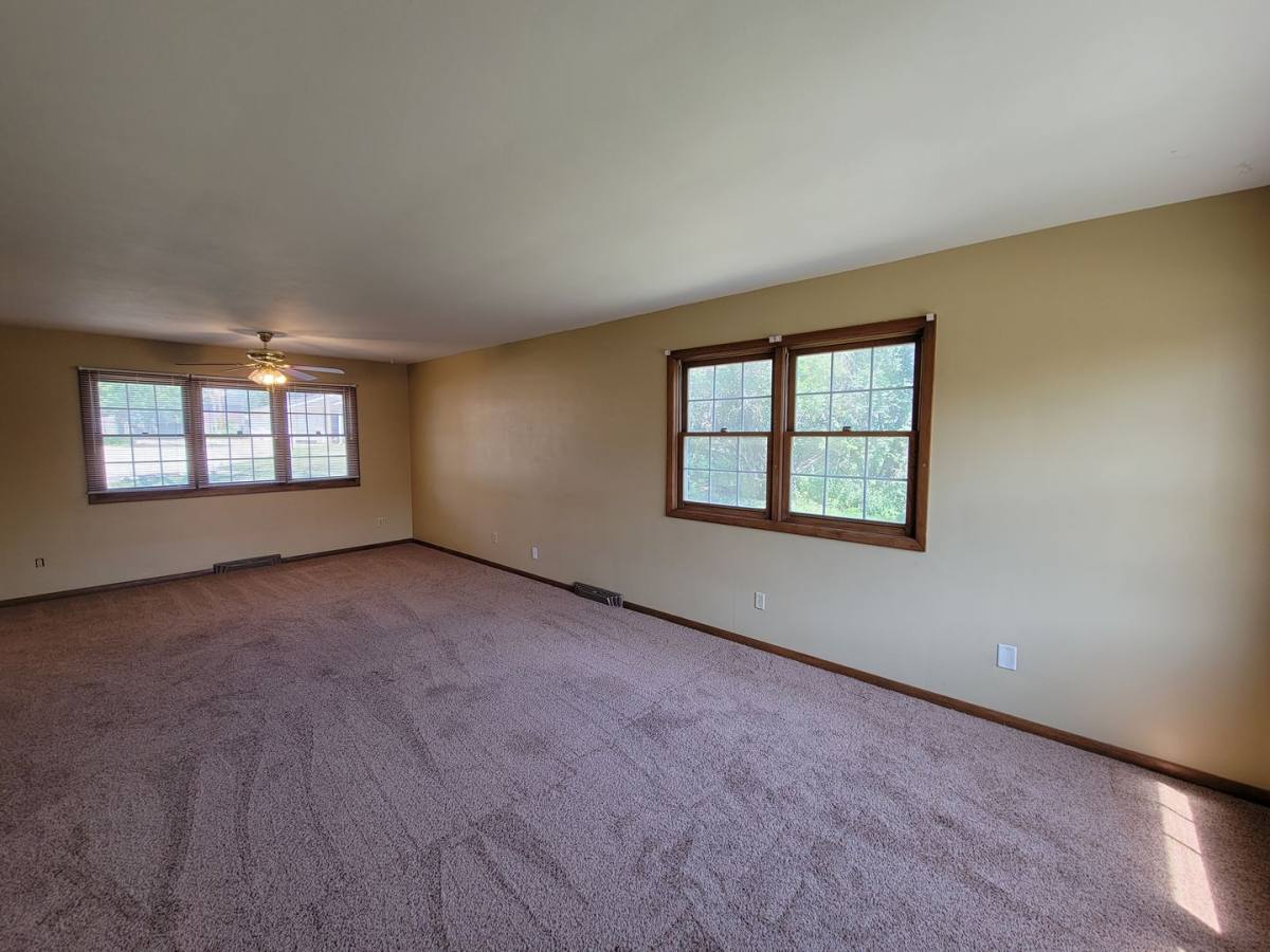 Apartment for rent at 2105 Crescent Dr, Cedar Falls, IA 50613