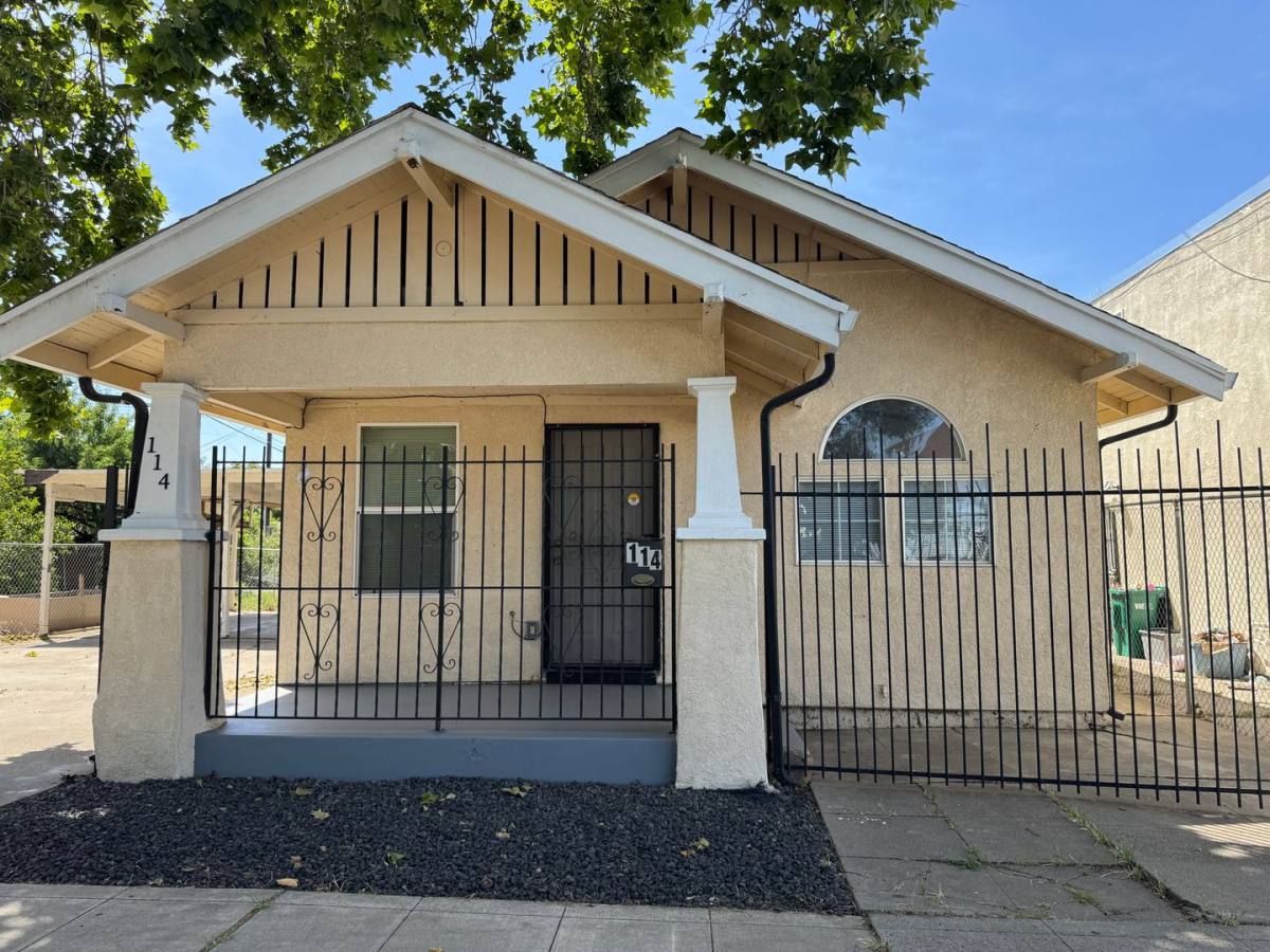 House for rent at 114 E 4th St, Stockton, CA 95206