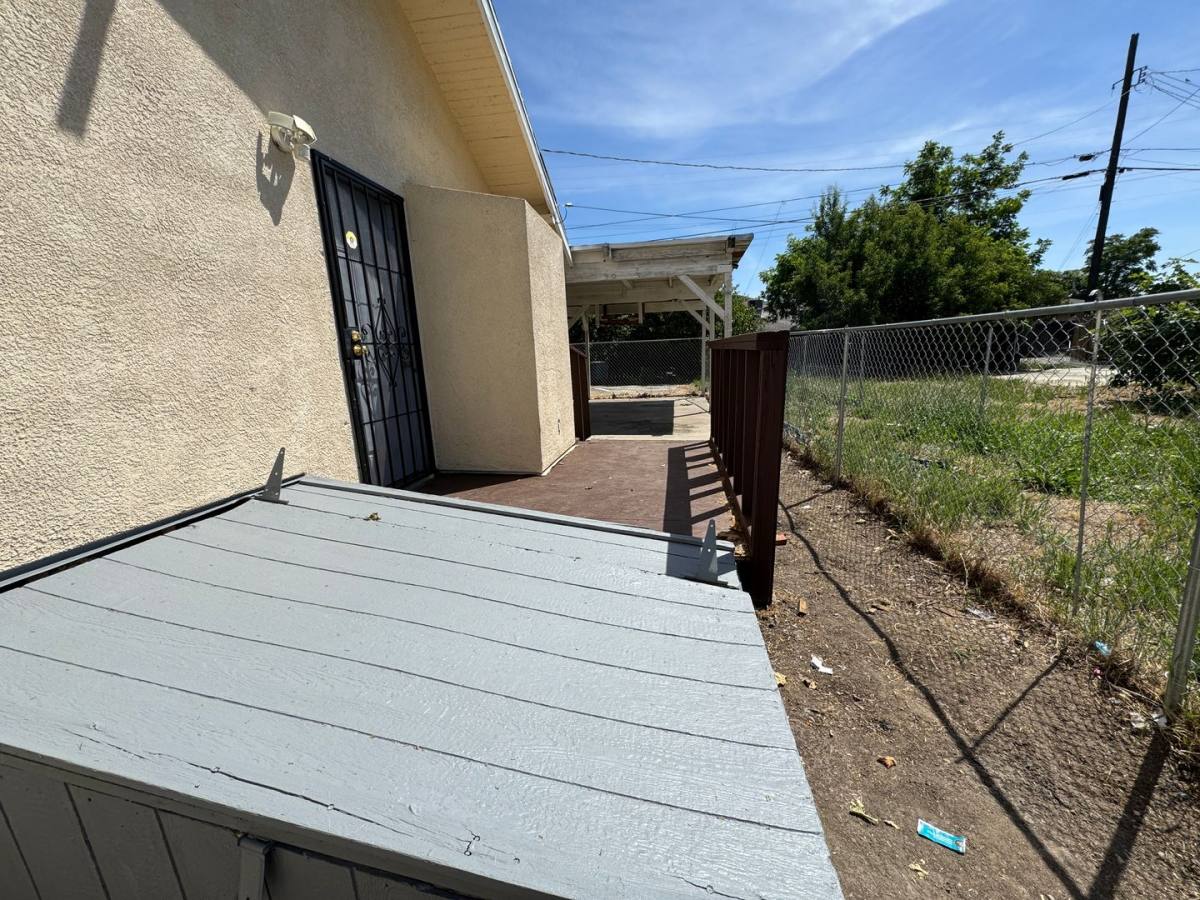 House for rent at 114 E 4th St, Stockton, CA 95206