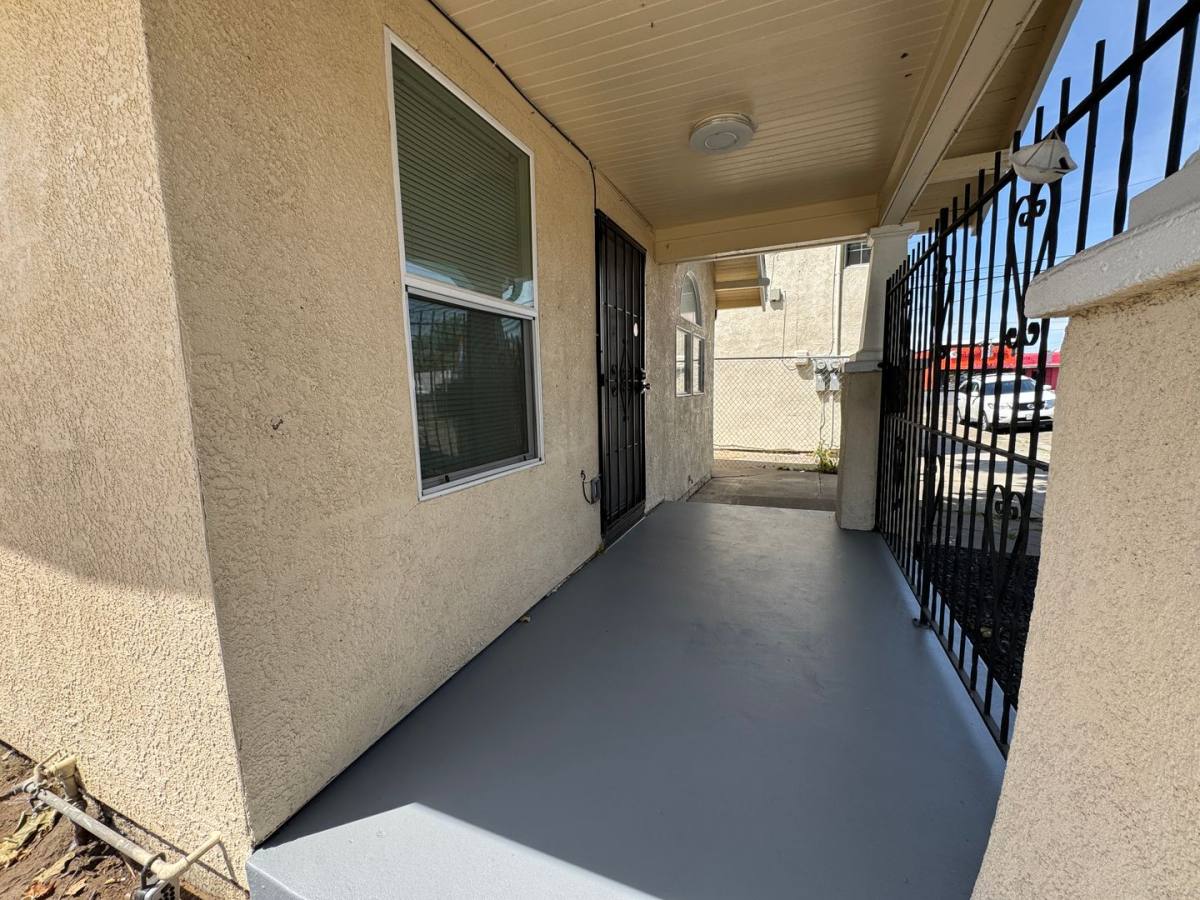 House for rent at 114 E 4th St, Stockton, CA 95206