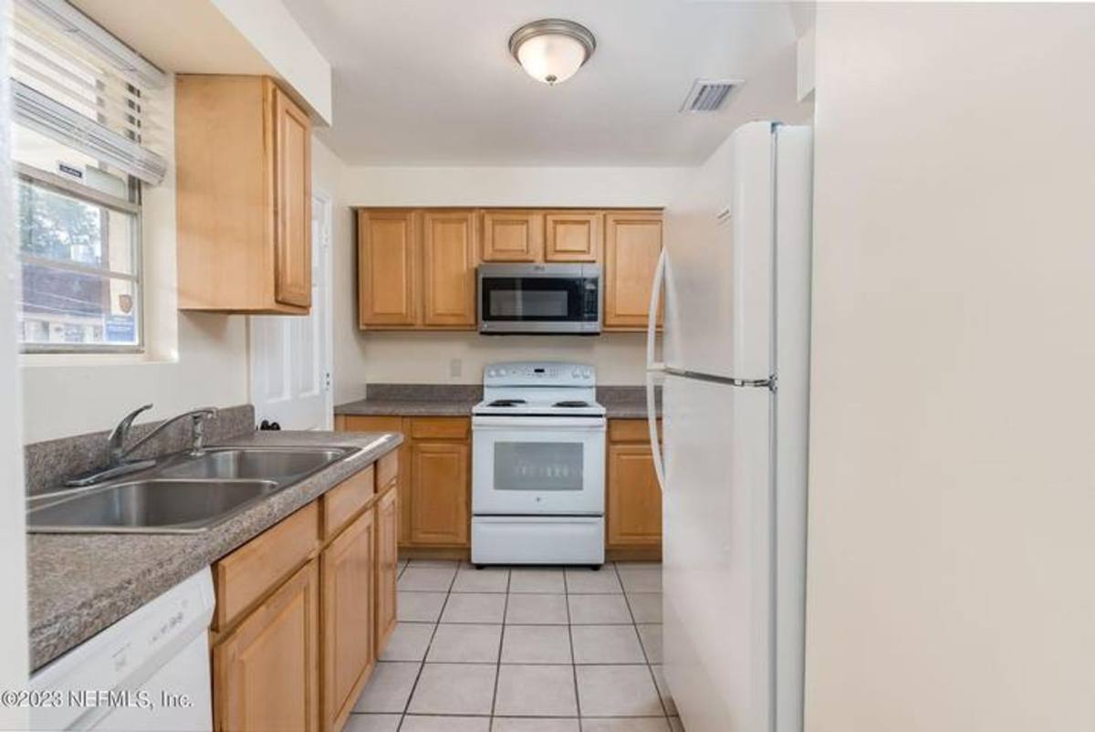 Condo for rent at 1735 El Camino Rd, Jacksonville, FL 32216