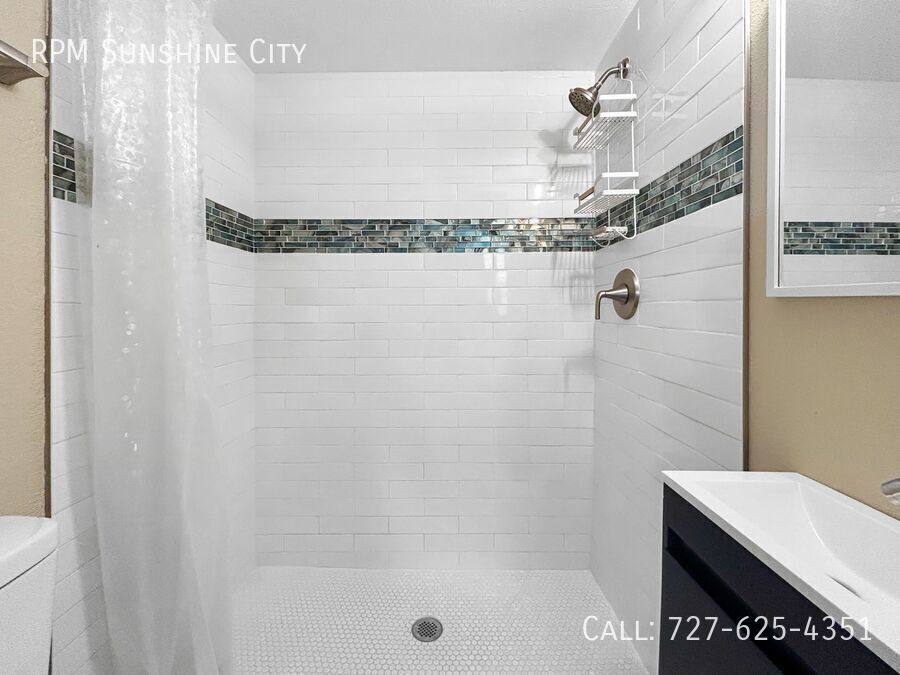Apartment for rent at 14135 Palm St #1, Saint Petersburg, FL 33708