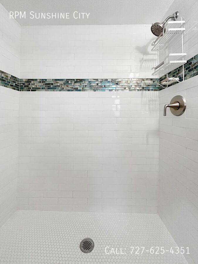 Apartment for rent at 14135 Palm St #1, Saint Petersburg, FL 33708