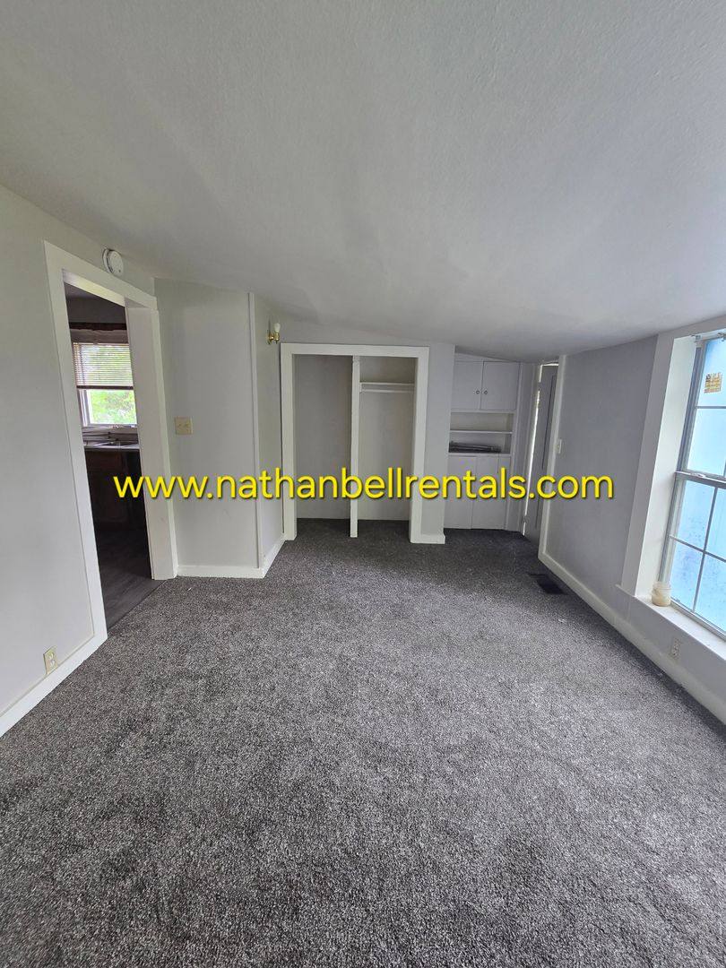 House for rent at 101 SE 23rd St, Paris, TX 75460
