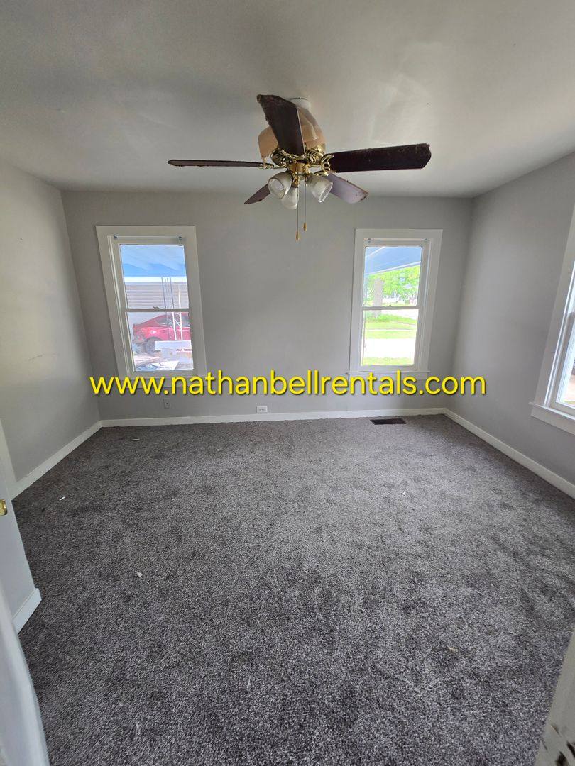 House for rent at 101 SE 23rd St, Paris, TX 75460