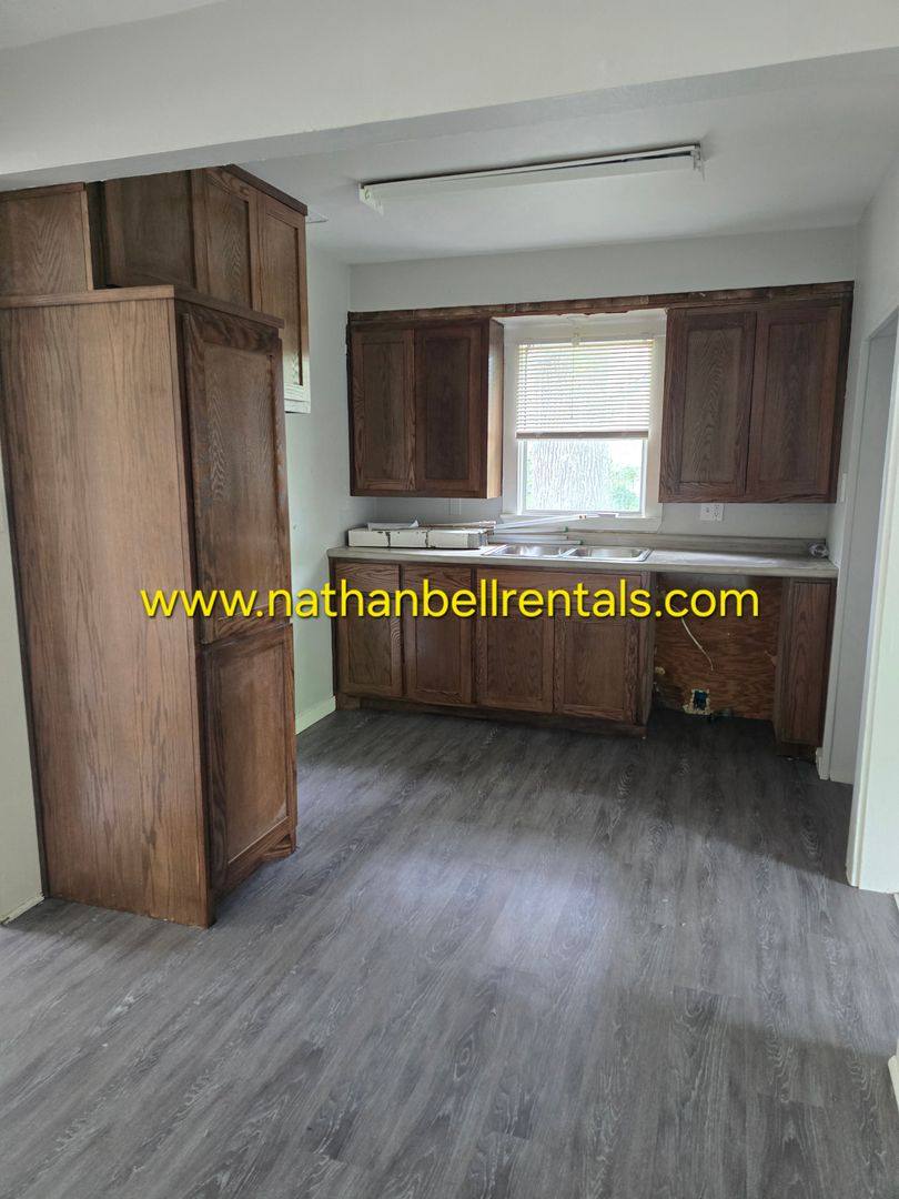 House for rent at 101 SE 23rd St, Paris, TX 75460