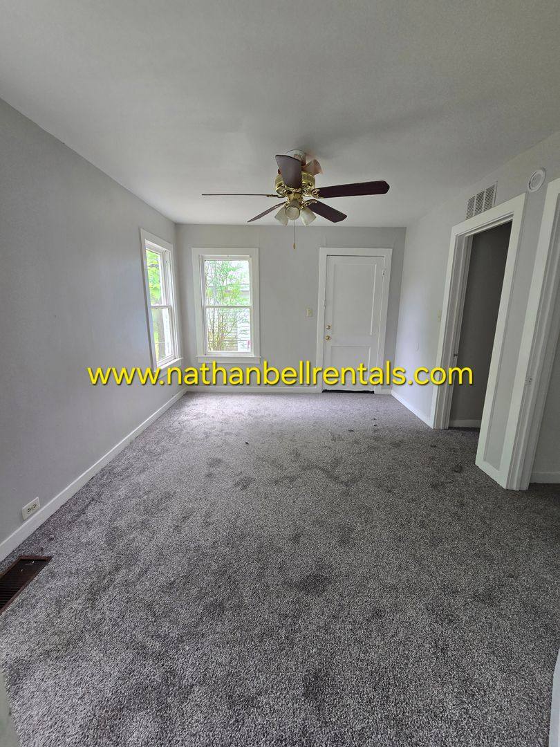 House for rent at 101 SE 23rd St, Paris, TX 75460