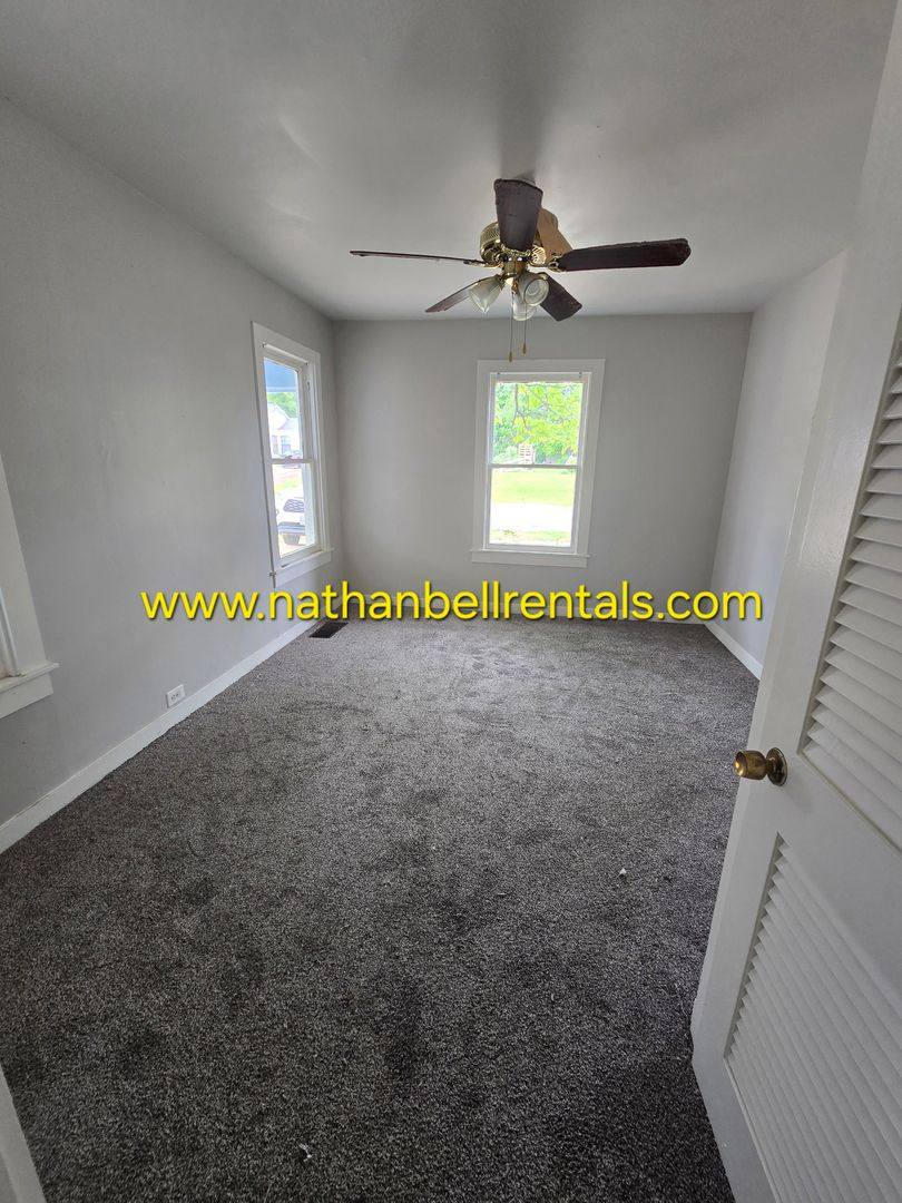 House for rent at 101 SE 23rd St, Paris, TX 75460