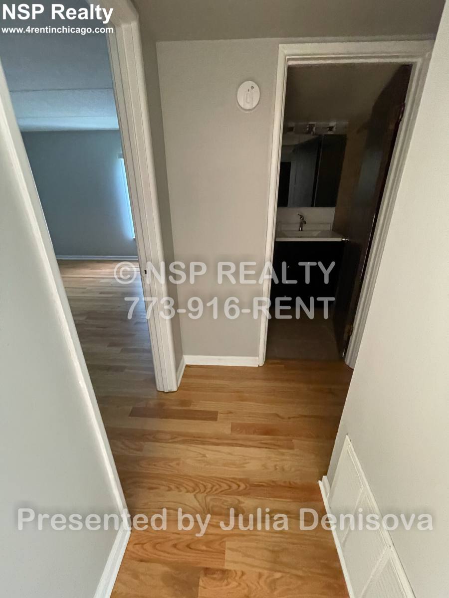 Apartment for rent at 525 N Quentin, Palatine, IL 60067