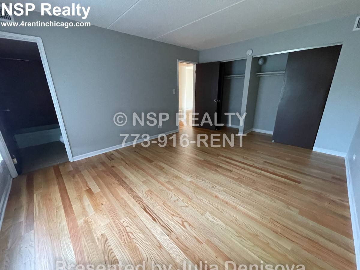 Apartment for rent at 525 N Quentin, Palatine, IL 60067