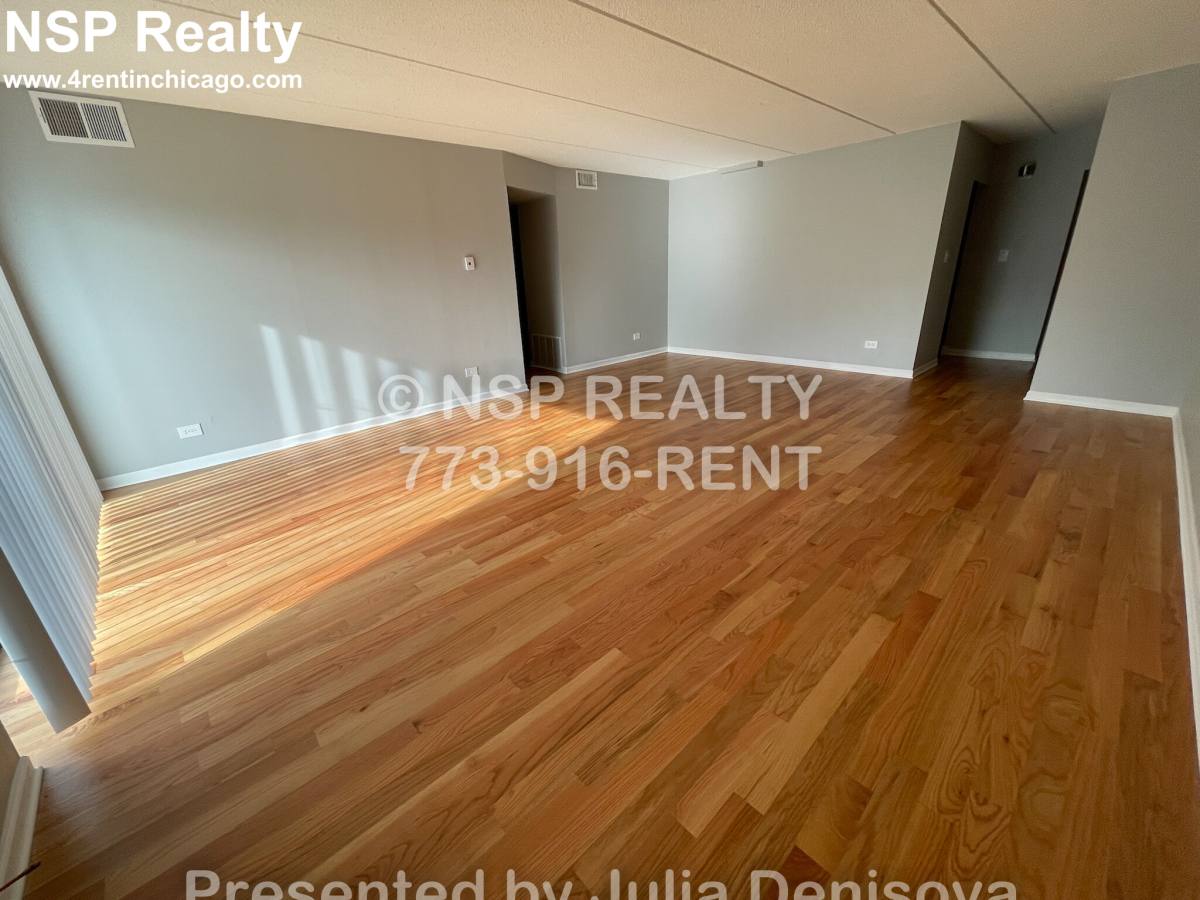 Apartment for rent at 525 N Quentin, Palatine, IL 60067