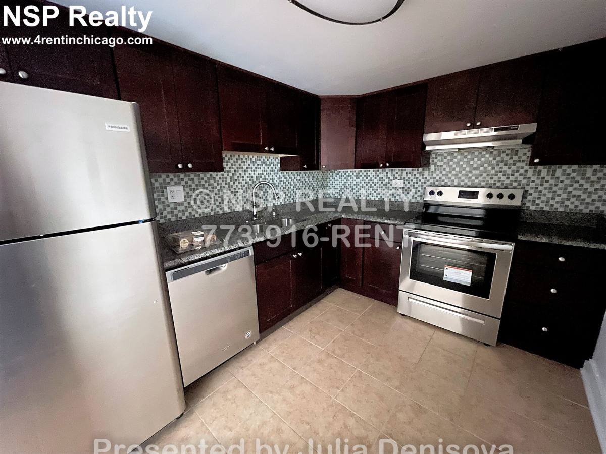 Apartment for rent at 525 N Quentin, Palatine, IL 60067