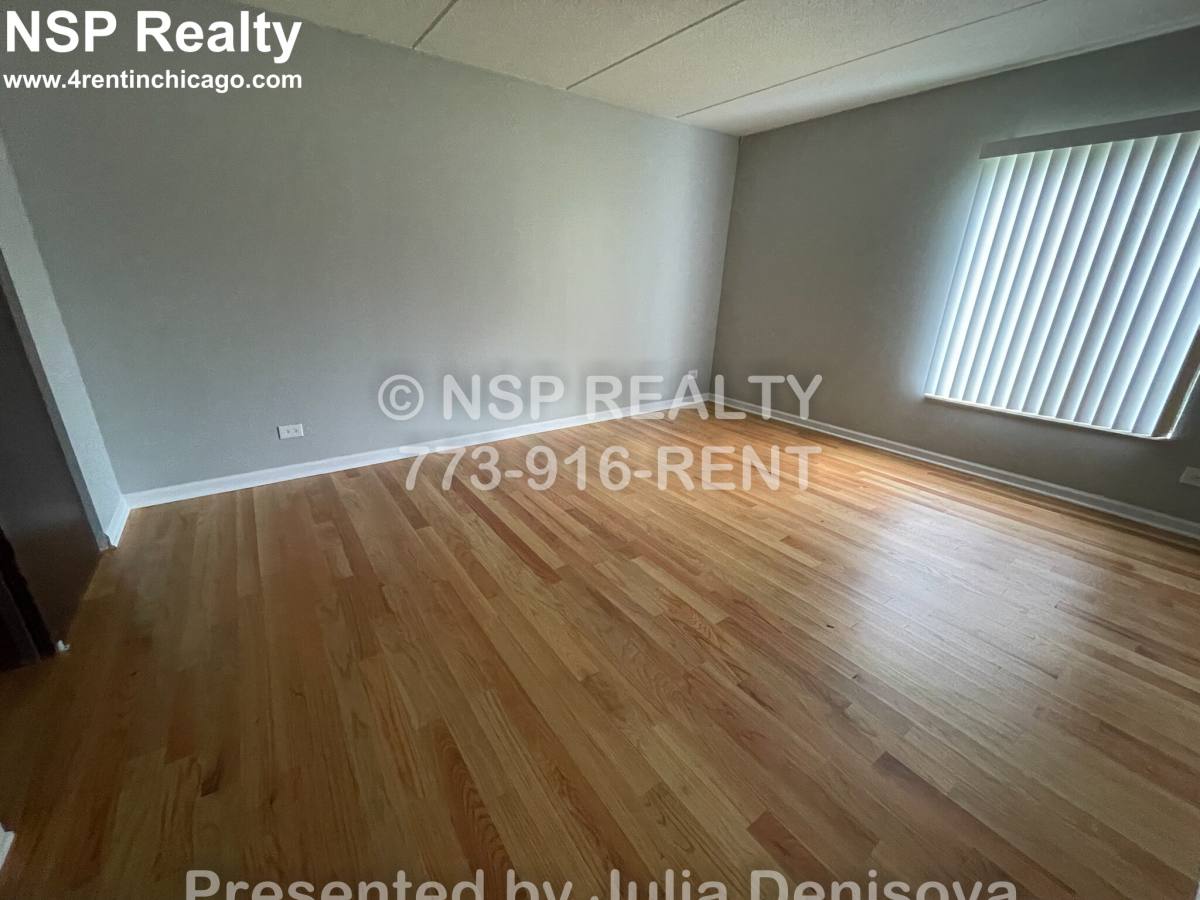 Apartment for rent at 525 N Quentin, Palatine, IL 60067