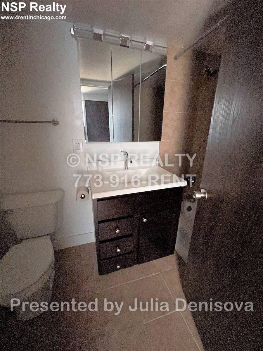 Apartment for rent at 525 N Quentin, Palatine, IL 60067