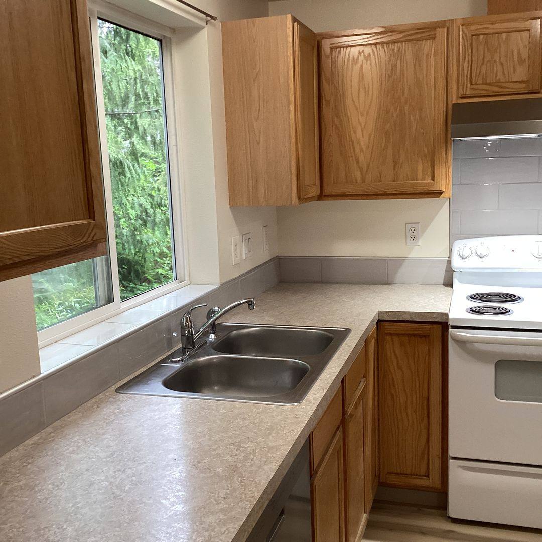 Townhouse for rent at 1826 98th Place SW, Everett, WA 98204