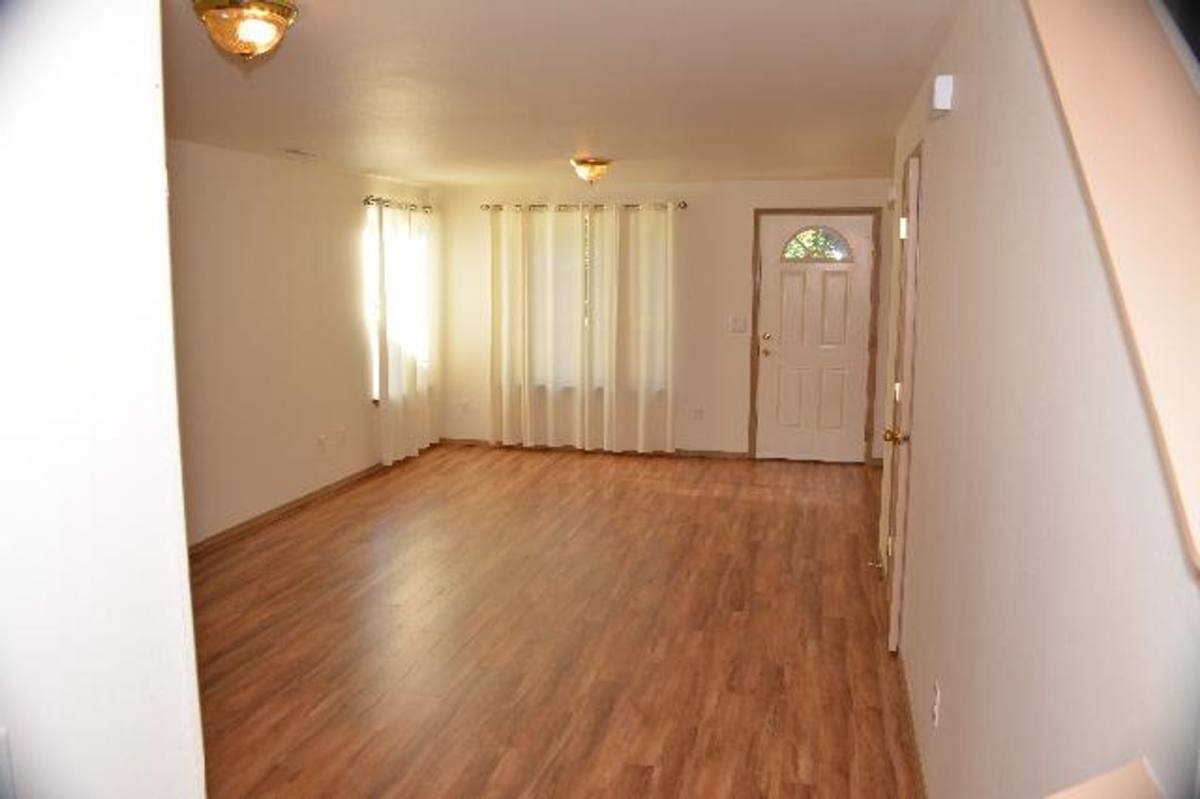 Townhouse for rent at 1826 98th Place SW, Everett, WA 98204